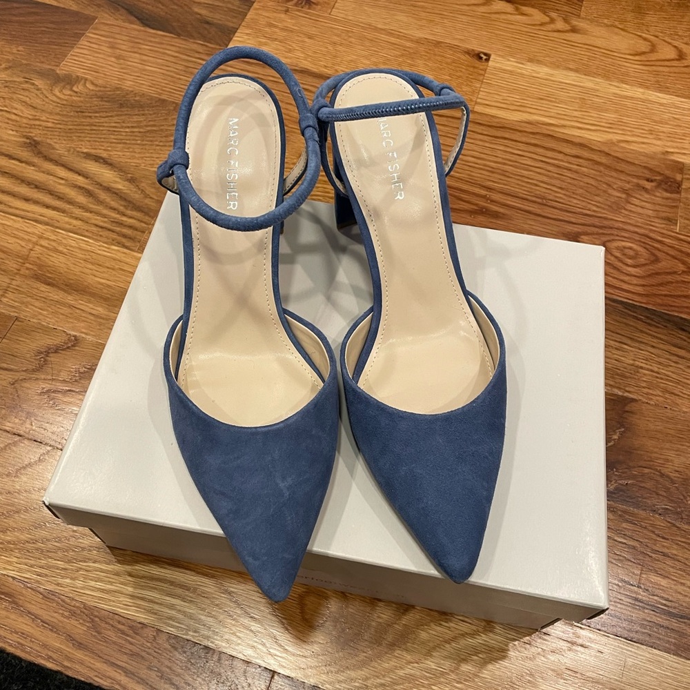 Marc Fisher Callo Blue Suede Pointed Toe Pumps - Size 9